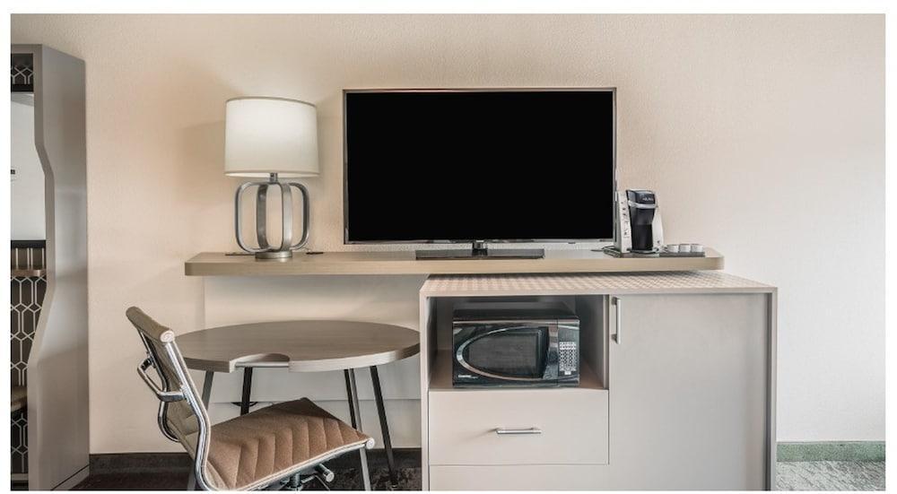 Holiday Inn Roanoke Airport - Conference Ctr By Ihg Buitenkant foto