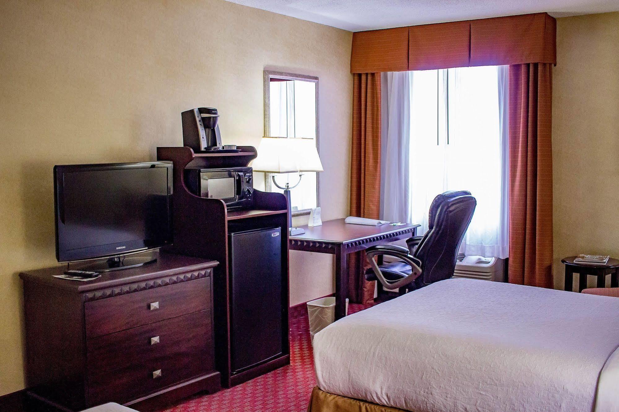 Holiday Inn Roanoke Airport - Conference Ctr By Ihg Buitenkant foto